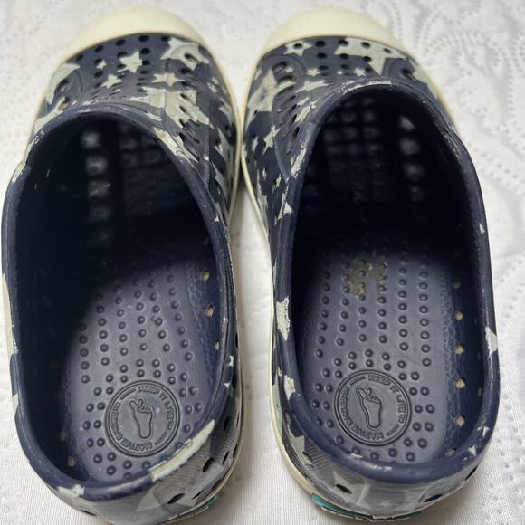 Native Jefferson Star Print Sneakers Size 9 - Picture 12 of 12